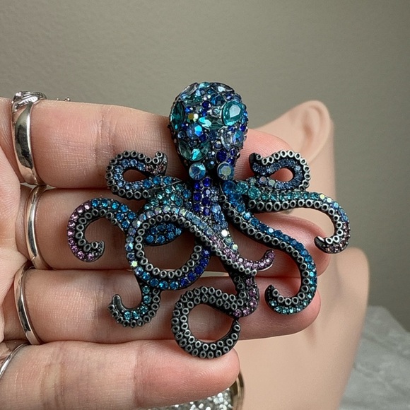 ⚜️🌊 Ocean Sectréte Blue and Purple Octopus Brooch 🐙💎 - Picture 4 of 6